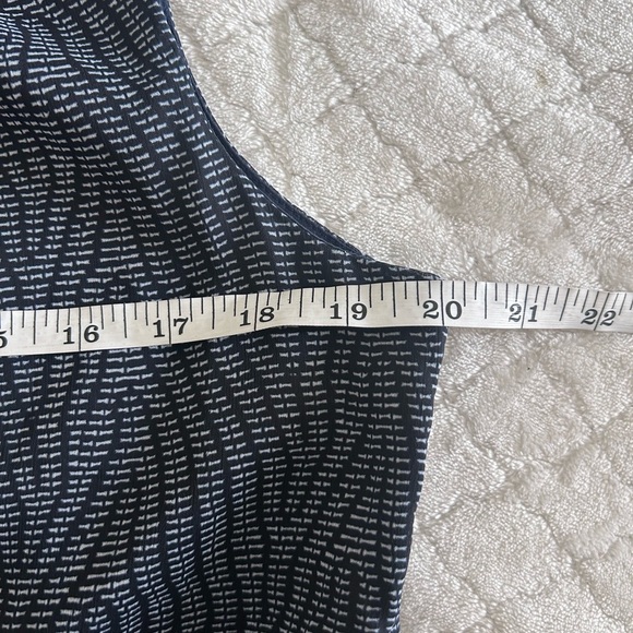 ⭐️ Derek Lam Collective Navy and White Layered Sleeveless Blouse Size 6 - Picture 10 of 13